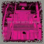 Secrecy (POR) : A Kiss in the Reptile House